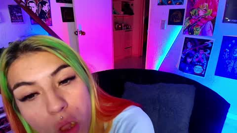   online show from 02.05.25