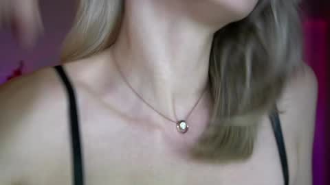 Snapshot of holyyy_fuck chatting on 12.30.24 Vicky my another account here - desperate clit online show from 12.30.24