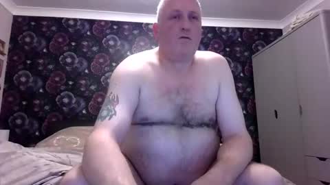 Snapshot of honestman999 chatting on 10.28.25 honestman999 online show from 10.28.25