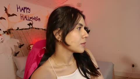   online show from 10.08.25