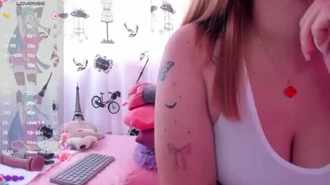 Snapshot of honey_jhenna chatting on 10.15.25 Jhenna martinez online show from 10.15.25