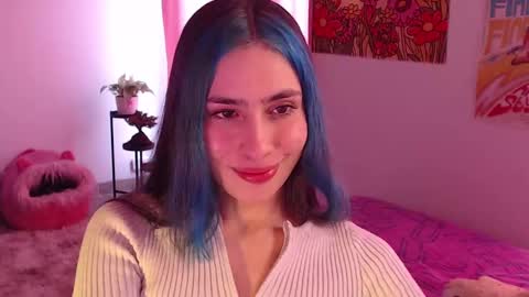 Snapshot of honeyypeaach chatting on 12.18.24    online show from 12.18.24