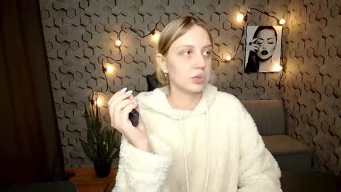 Snapshot of hope_happyyy chatting on 03.09.25 hope happyyy online show from 03.09.25