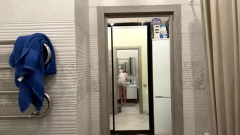 Snapshot of hopethady chatting on 11.02.25 Emmi online show from 11.02.25