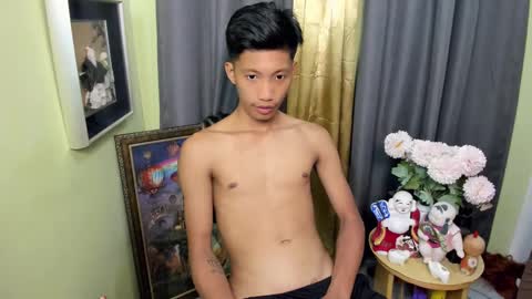 Snapshot of horny_asianmoreno chatting on 03.04.25 ROGER online show from 03.04.25