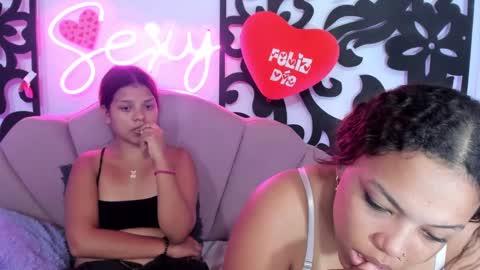 Snapshot of horny_babyss chatting on 02.18.25 CATALINA Y LAURA online show from 02.18.25