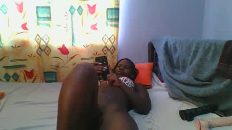 Snapshot of horny_hearts chatting on 02.12.25 phanice online show from 02.12.25