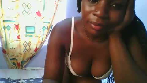 Snapshot of horny_hearts chatting on 02.23.25 phanice online show from 02.23.25