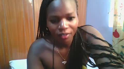 Snapshot of horny_hearts chatting on 03.04.25 phanice online show from 03.04.25