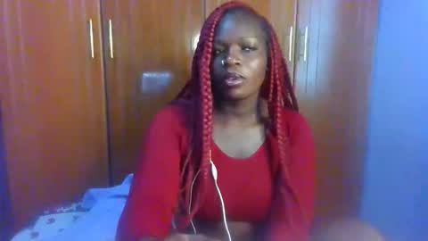 Snapshot of horny_hearts chatting on 09.24.25 phanice online show from 09.24.25