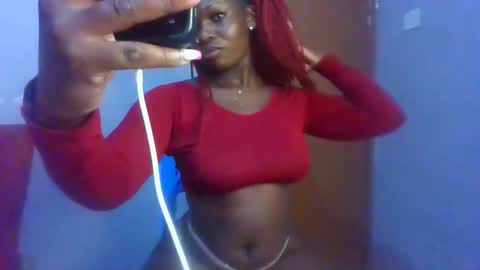 Snapshot of horny_hearts chatting on 09.30.25 phanice online show from 09.30.25