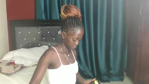 Snapshot of hornybella4 chatting on 12.30.24 Bella online show from 12.30.24