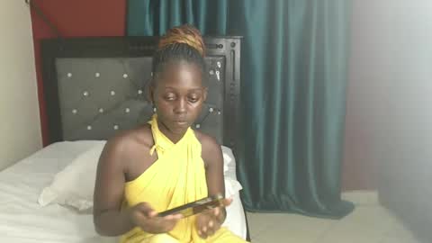 Snapshot of hornybella4 chatting on 01.09.25 Bella online show from 01.09.25