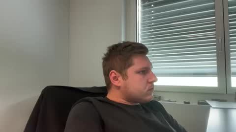 Snapshot of hornyboy95300 chatting on 10.13.25 hornyboy95300 online show from 10.13.25