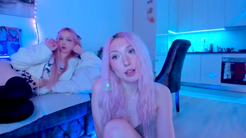 Snapshot of hornybunnys chatting on 12.15.24 Alex and Rosie online show from 12.15.24