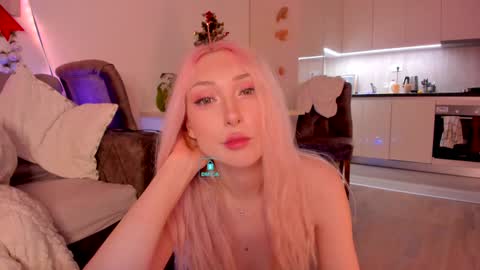 Snapshot of hornybunnys chatting on 01.05.25 Alex and Rosie online show from 01.05.25