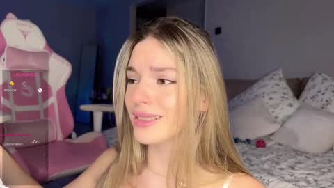 Snapshot of hornybunnyss chatting on 02.17.25 Sonya online show from 02.17.25