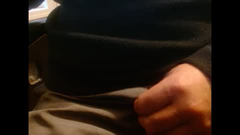 Snapshot of hornypilotguy chatting on 12.01.24 hornypilotguy online show from 12.01.24