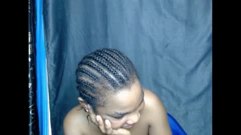 Snapshot of hornyxbum chatting on 12.17.24 hornyxbum online show from 12.17.24