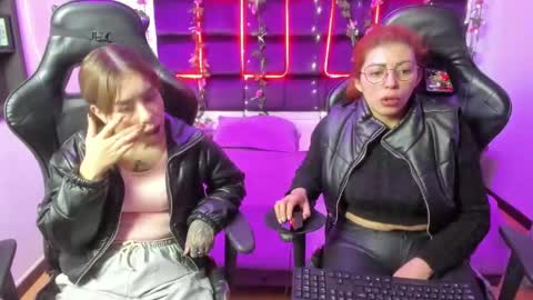 Snapshot of hornyy_mom chatting on 02.22.25 hornyy mom online show from 02.22.25