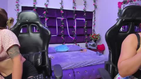 Snapshot of hornyy_mom chatting on 09.24.25 hornyy mom online show from 09.24.25