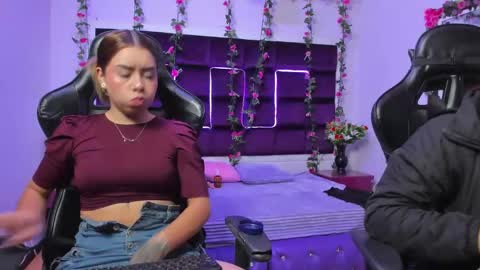 Snapshot of hornyy_mom chatting on 10.21.25 hornyy mom online show from 10.21.25
