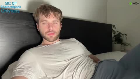 Snapshot of hot8pack01 chatting on 12.12.24 Edward aka Wolf online show from 12.12.24