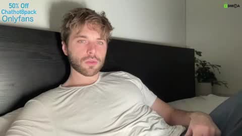 Snapshot of hot8pack01 chatting on 01.06.25 Edward aka Wolf online show from 01.06.25