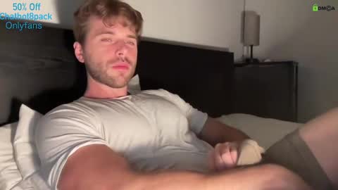 Snapshot of hot8pack01 chatting on 10.03.25 Edward aka Wolf online show from 10.03.25