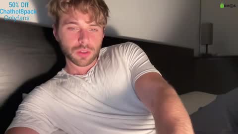 Snapshot of hot8pack01 chatting on 10.07.25 Edward aka Wolf online show from 10.07.25