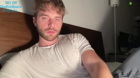 Snapshot of hot8pack01 chatting on 11.12.25 Edward aka Wolf online show from 11.12.25