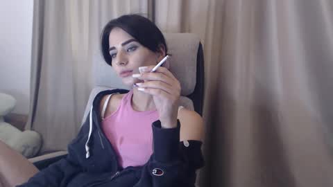 Snapshot of hot_bruny chatting on 10.11.25 Bruny online show from 10.11.25