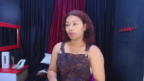 Snapshot of hot_chocolate_4u chatting on 12.02.24 hot chocolate 4u online show from 12.02.24
