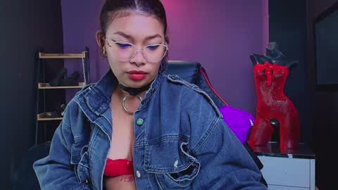 Snapshot of hot_chocolate_4u chatting on 12.10.24 hot chocolate 4u online show from 12.10.24