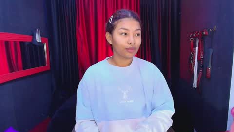 Snapshot of hot_chocolate_4u chatting on 12.18.24 hot chocolate 4u online show from 12.18.24