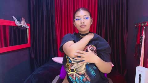 Snapshot of hot_chocolate_4u chatting on 12.19.24 hot chocolate 4u online show from 12.19.24