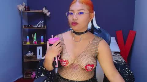 Snapshot of hot_chocolate_4u chatting on 03.01.25 hot chocolate 4u online show from 03.01.25