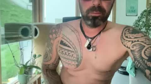 Snapshot of hot_sex83 chatting on 10.03.25 letmedoo2 online show from 10.03.25