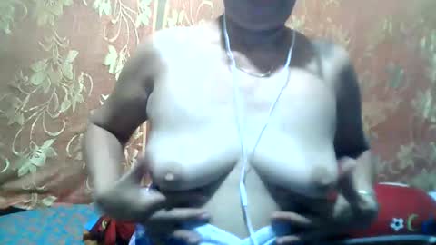 Snapshot of hotbetty_45 chatting on 10.31.25 hotbetty_45 online show from 10.31.25