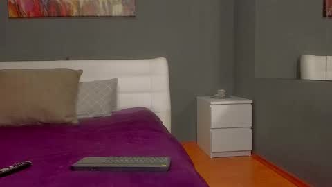 Snapshot of hotjennyfer4u chatting on 02.20.25 Jennyfer online show from 02.20.25