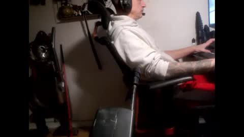 Snapshot of hotkinkytat chatting on 01.22.25 hotkinkytat online show from 01.22.25