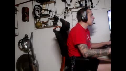 Snapshot of hotkinkytat chatting on 02.14.25 hotkinkytat online show from 02.14.25