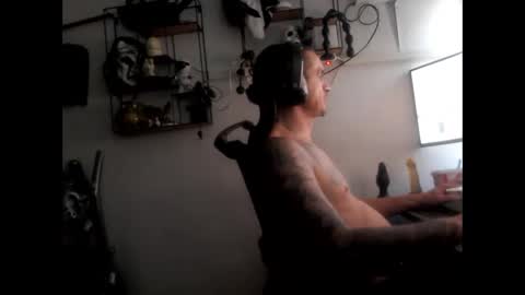 Snapshot of hotkinkytat chatting on 02.19.25 hotkinkytat online show from 02.19.25