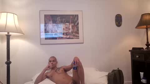 Snapshot of hotlatt4sail chatting on 10.10.25 hotlatt4sail online show from 10.10.25