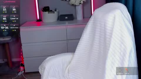 Snapshot of hottease_pvt chatting on 10.02.25 hello Im Eva online show from 10.02.25