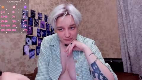 Snapshot of hotty_linn chatting on 09.09.25 Linn online show from 09.09.25