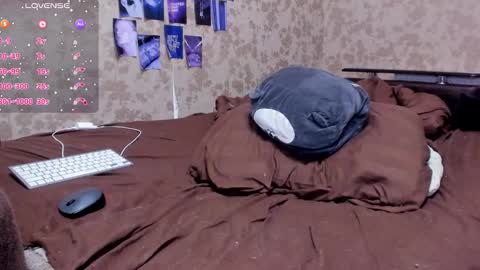 Snapshot of hotty_linn chatting on 10.24.25 Linn online show from 10.24.25