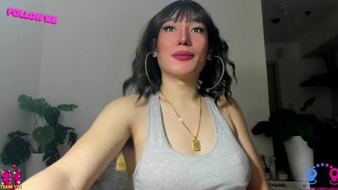 Snapshot of hottycrishinaxx chatting on 01.27.25 crishinahotty online show from 01.27.25