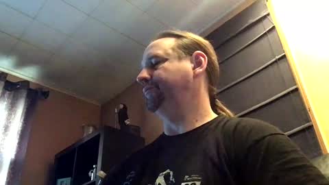 Snapshot of hpoker chatting on 02.04.25 hpoker online show from 02.04.25