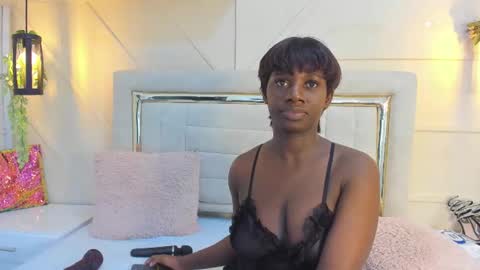 Snapshot of huddah_cam chatting on 01.07.25 huddah online show from 01.07.25